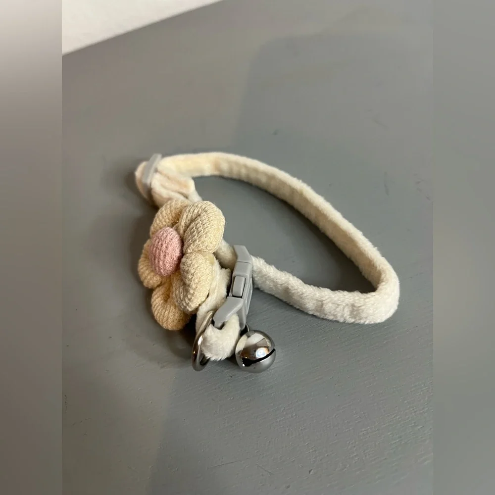Cream White Flower Cat Collar w/ Bell | Soft Velvet Adjustable Breakaway Kitten